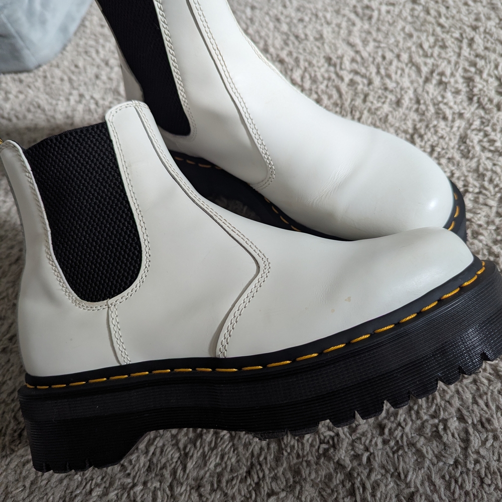 Platform Doc Martens, Chelsea Boots